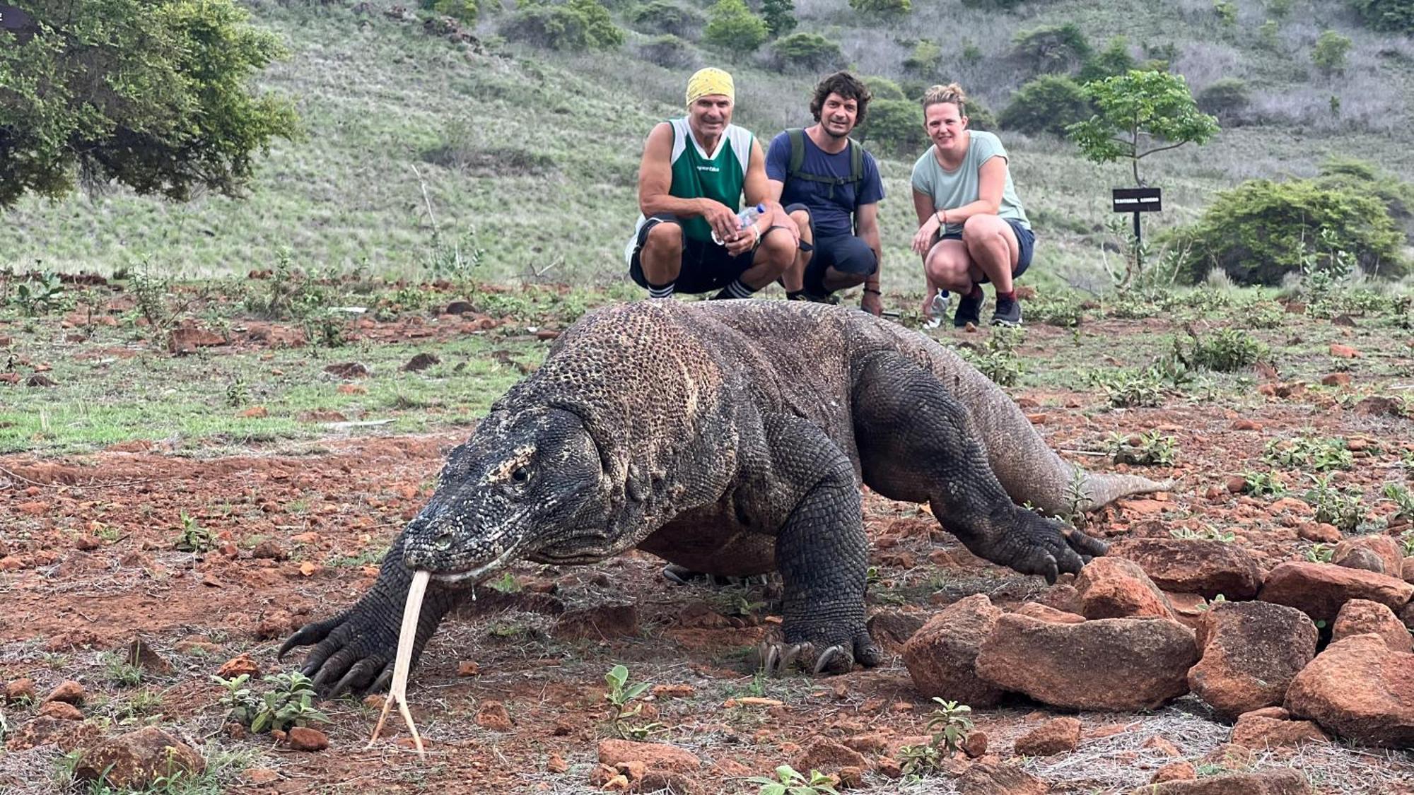 Jhuna Komodo Homestay Buitenkant foto