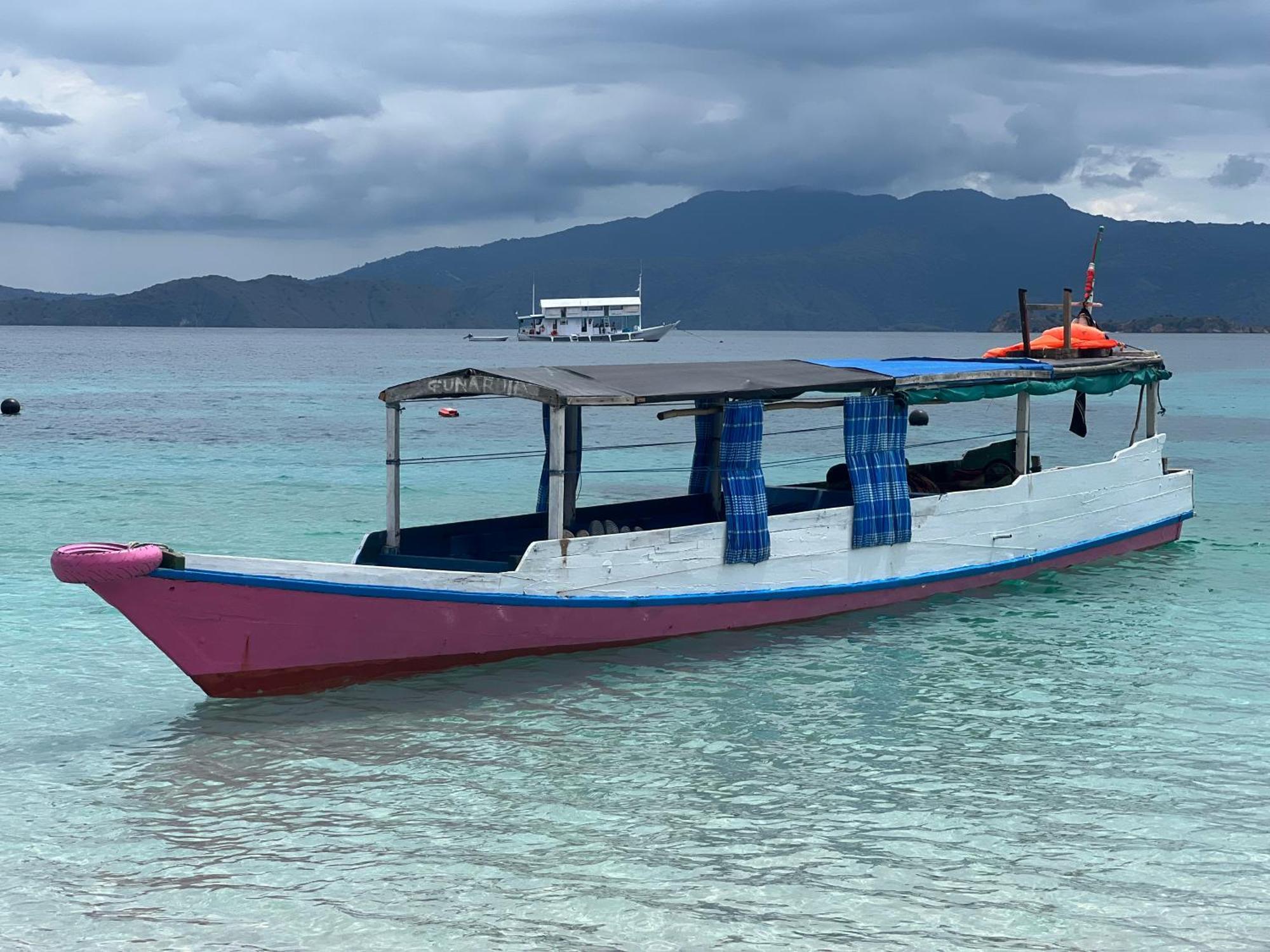 Jhuna Komodo Homestay Buitenkant foto