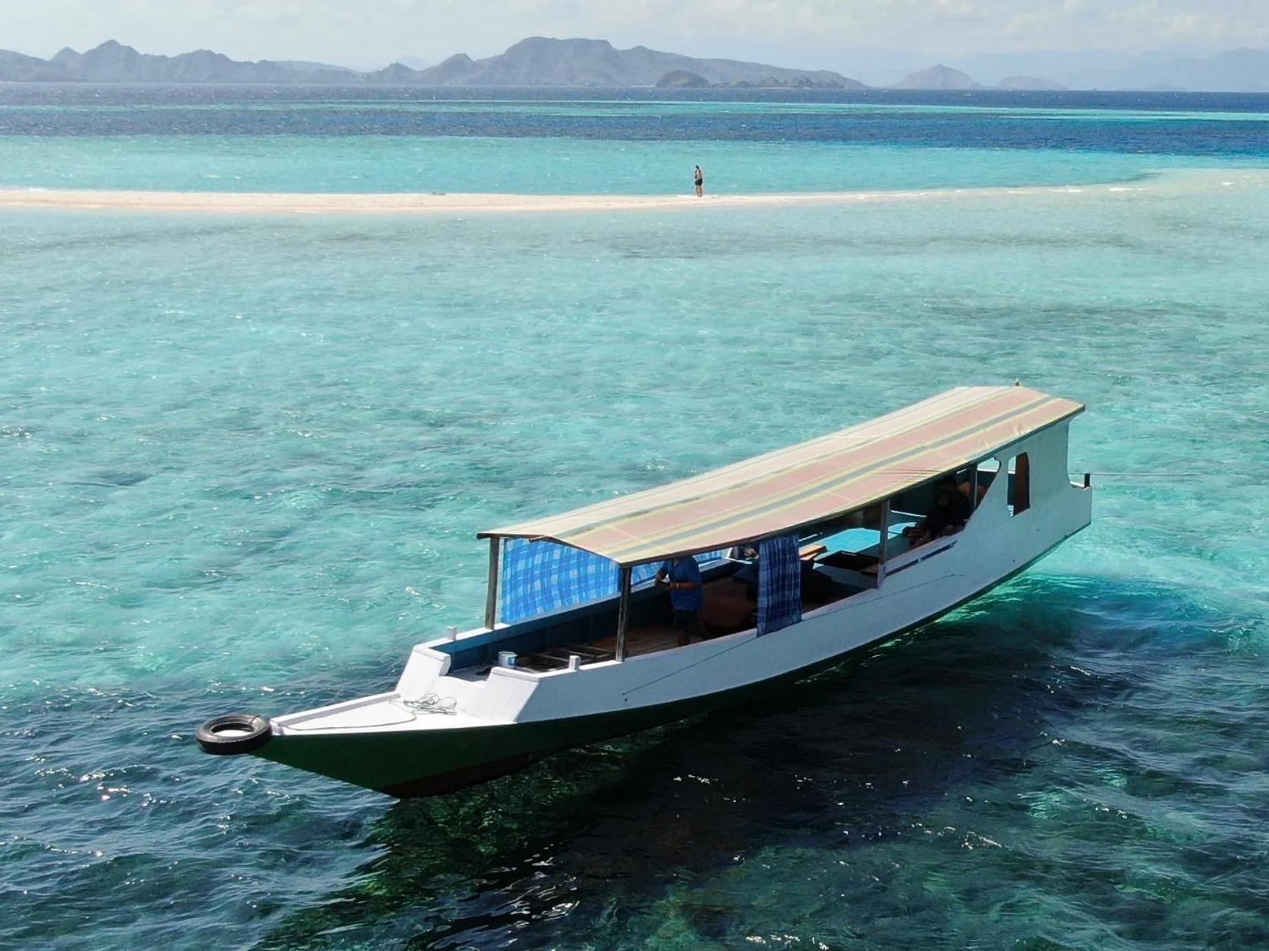 Jhuna Komodo Homestay Buitenkant foto