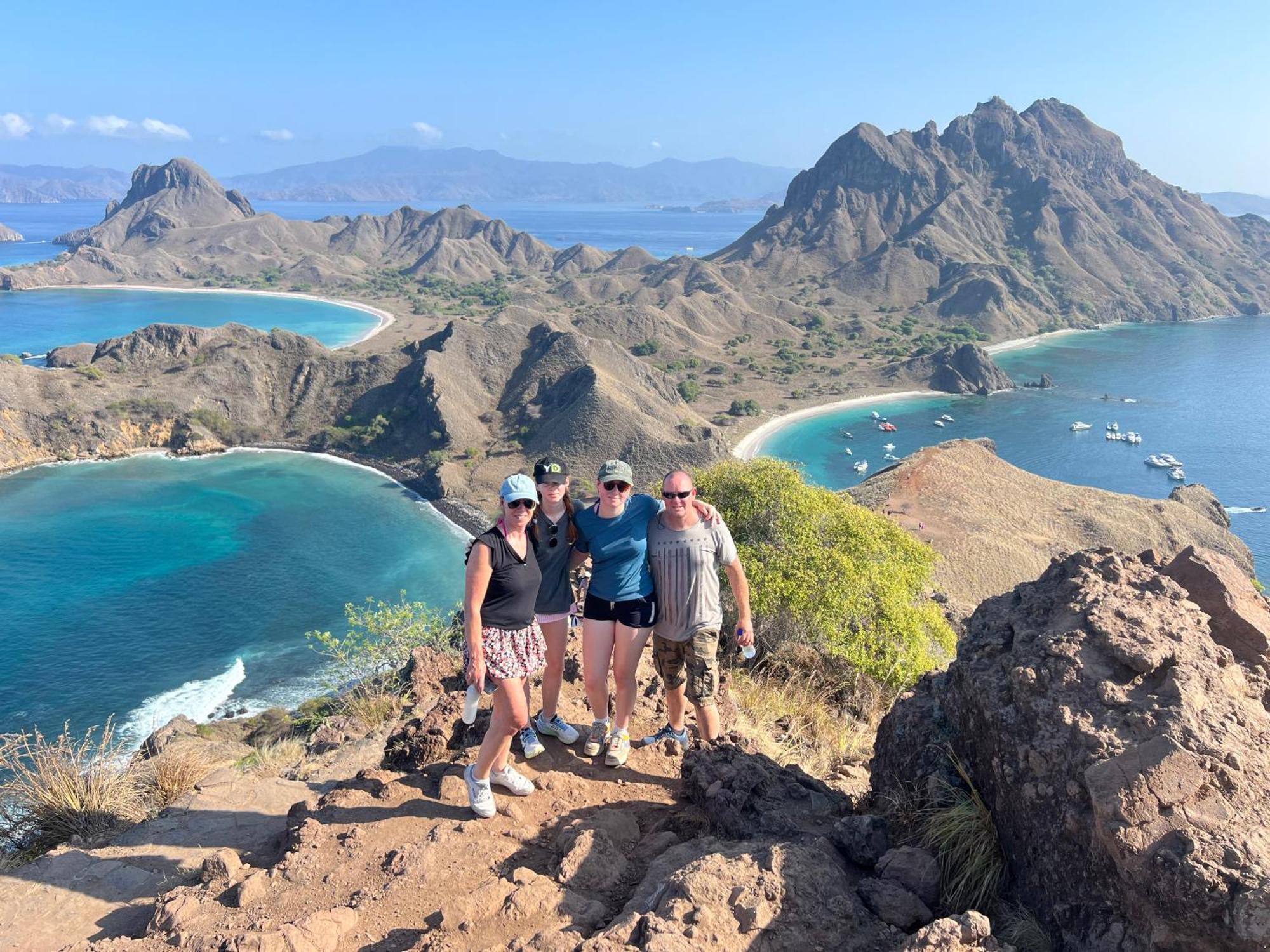 Jhuna Komodo Homestay Buitenkant foto
