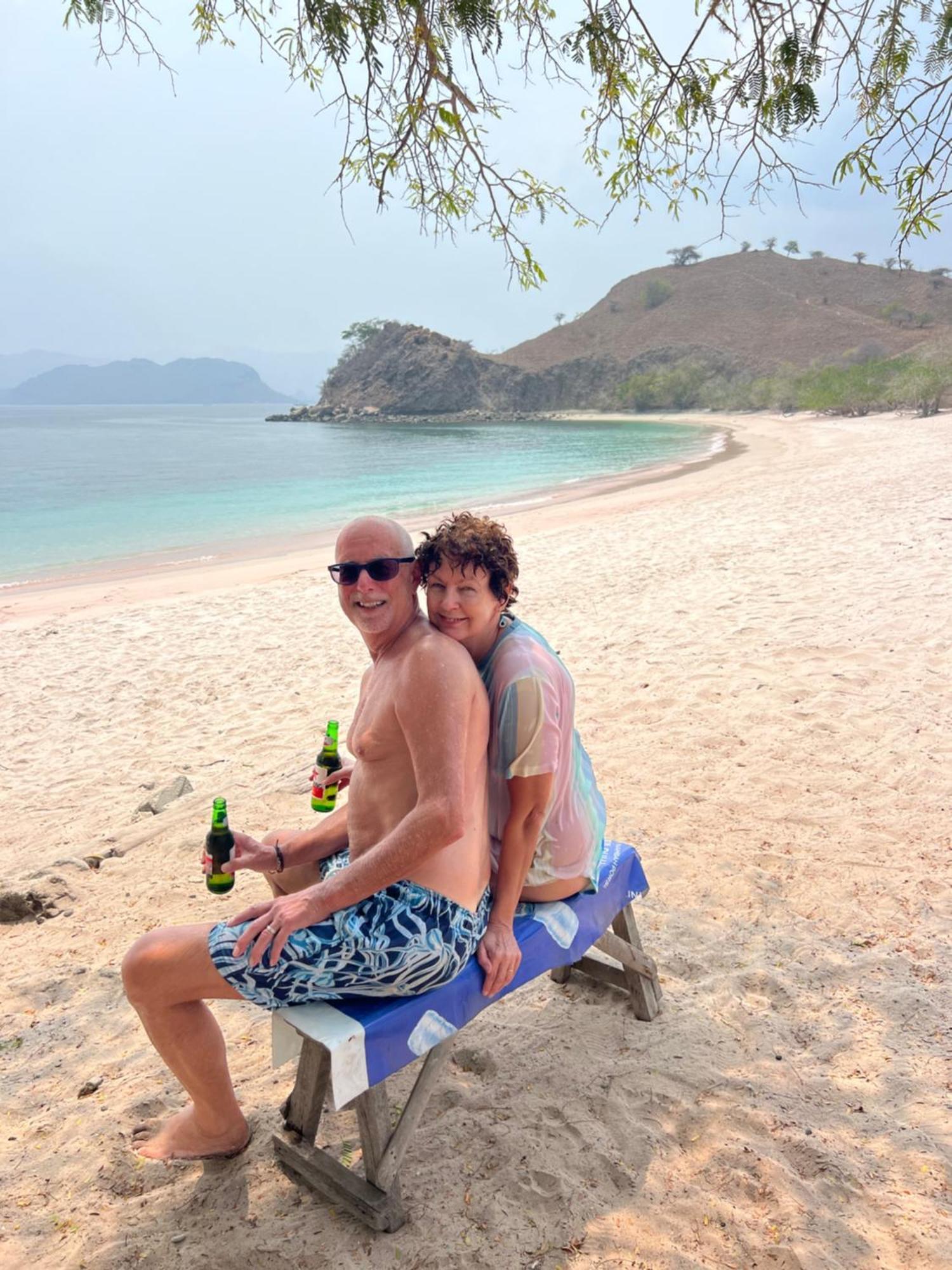 Jhuna Komodo Homestay Buitenkant foto